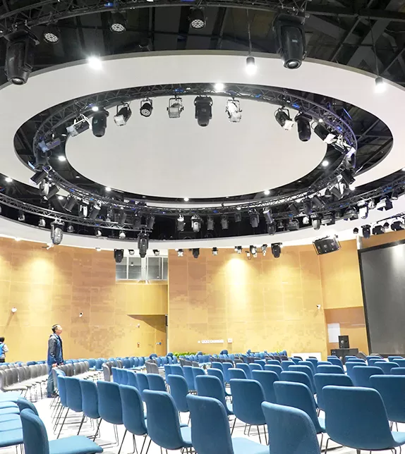 专业团队为何选择三角桁架