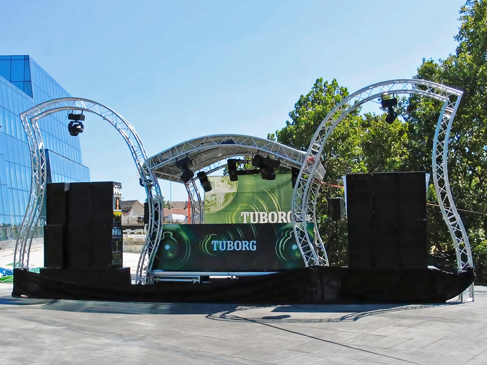 智构桁架助力户外啤酒音乐节