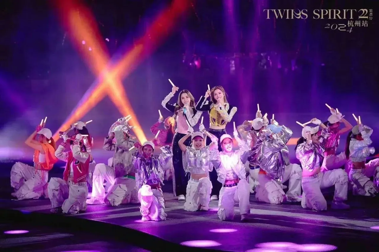 Twins演唱会杭州站火热开唱，浩洋灯光璀璨助力！