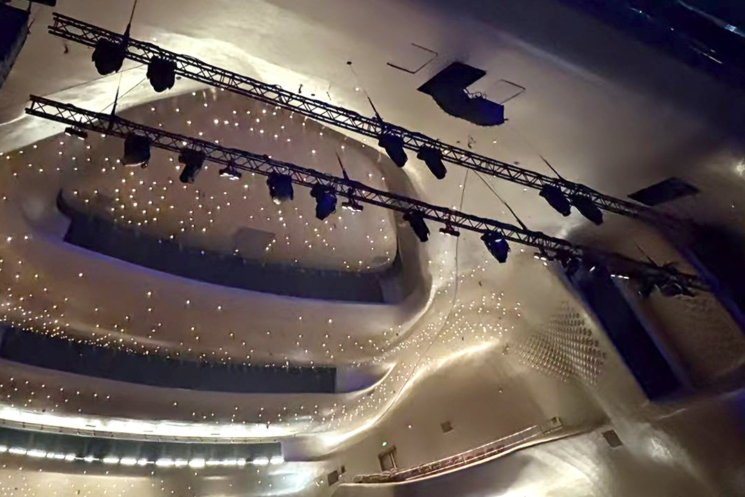 智构桁架助力《莫里哀》音乐剧巡演，见证舞台非凡时刻！